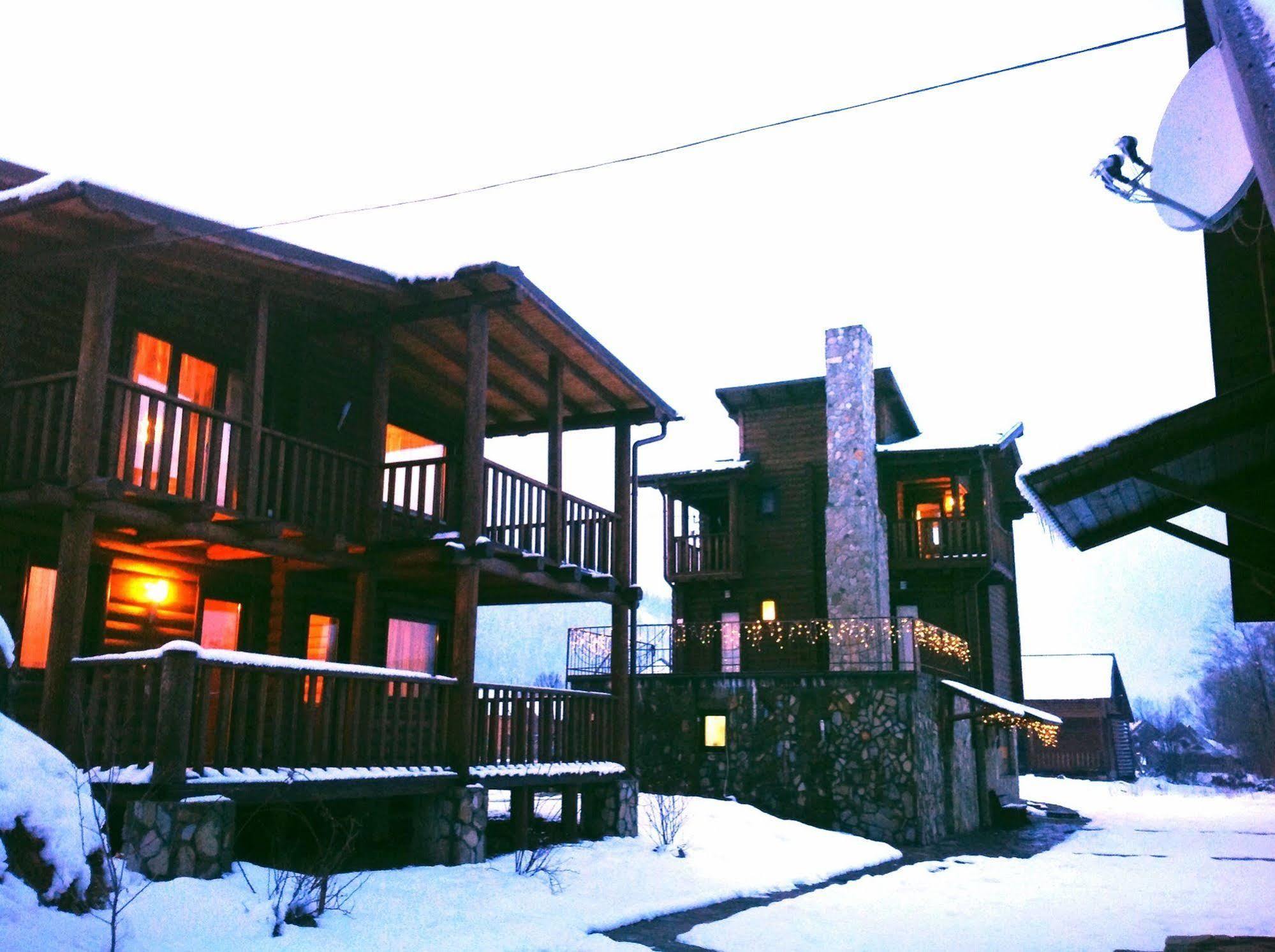 Klen Hotel Mîkulîciîn Exterior foto